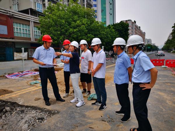 圖4：9月22日，肇水集團(tuán)紀(jì)委書記鄧靈芝帶隊(duì)，相繼到端州區(qū)污水管網(wǎng)改造工程和集團(tuán)物業(yè)開(kāi)展節(jié)前安全生產(chǎn)和消防檢查工作。.jpg
